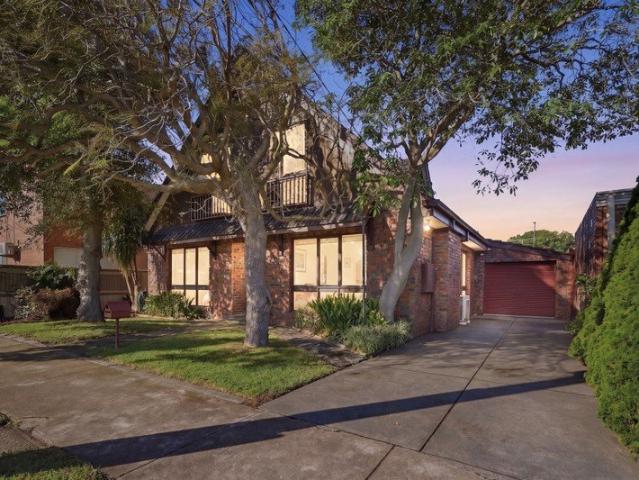 Beachside Living in a Prime Altona Pocket