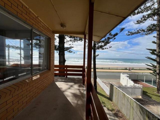 Beachside Living in an Unbeatable Coastal Location