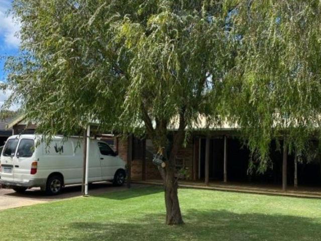 Beachside Living in Broadwater!