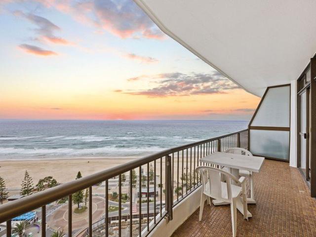 Beachside Living in Central Surfers 1 Bedroom Unit