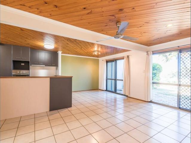 Beachside Living in Shoal Point