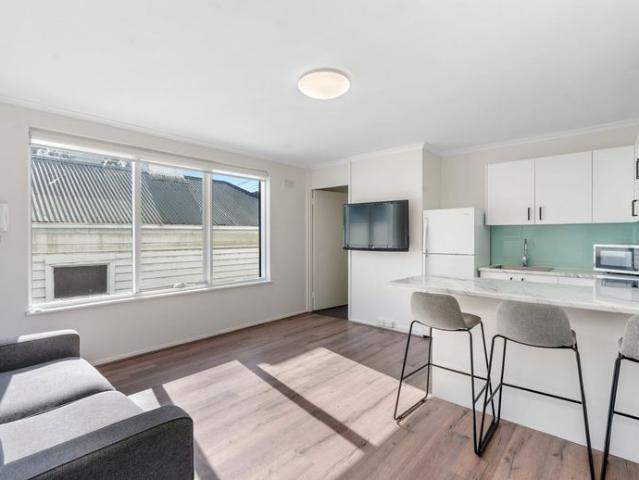 Beachside living in the heart of Albert Park