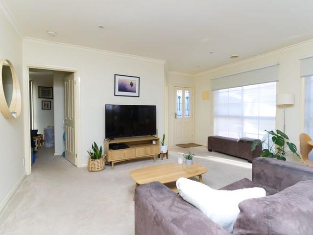 Beachside Living in the Heart of Bonbeach