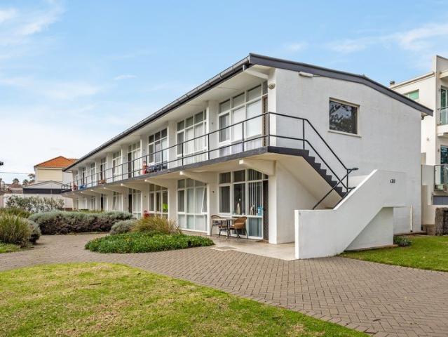 Beachside living in the heart of Brighton