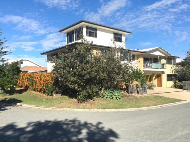 Beachside Living in the Heart of Dicky Beach $850 per Week