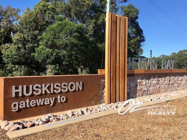 Beachside Living – Just 1 Minute to Huskisson Beach!