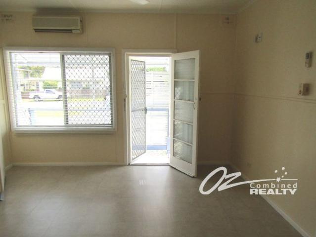 Beachside Living – Just 1 Minute to Huskisson Beach!