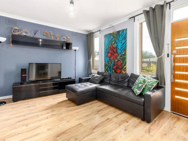 Beachside Living Just Metres from the Sea