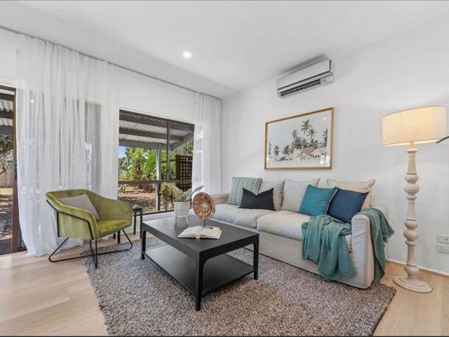 Beachside Living – Walk to Everything