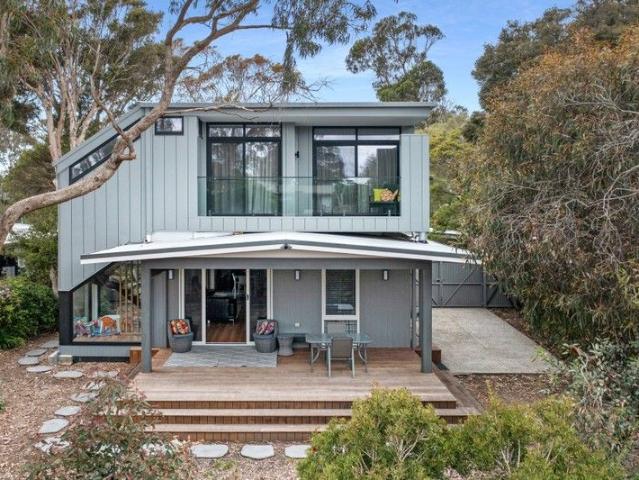 Beachside Living with an Architectural Edge