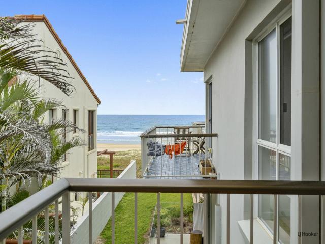 Beachside Living with Spectacular Ocean Views