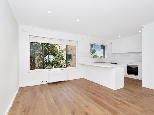 Beachside Living with Style, Space & Sophistication