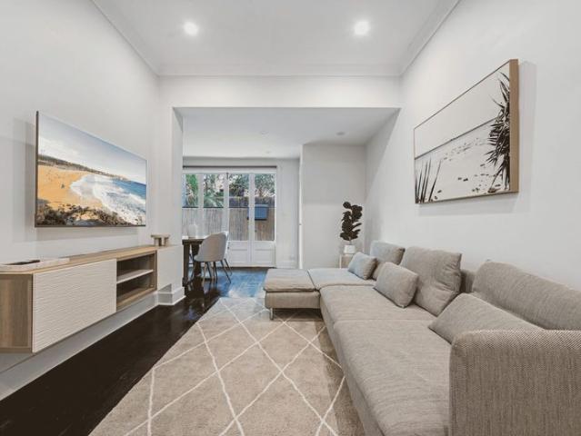 BEACHSIDE LIVING WITH PRIVATE COURTYARD @BONDI SHORT TERM