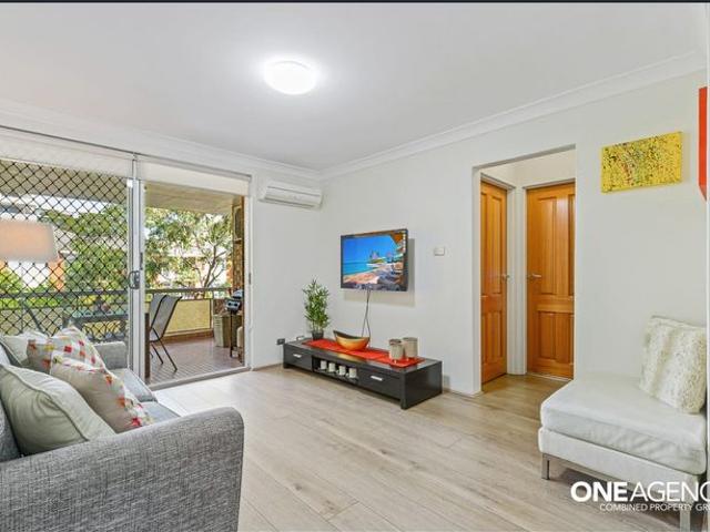 BEACHSIDE LIFESTYLE FURNISHED APARTMENT!