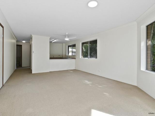Beachside Lifestyle In Sought After Burleigh Heads