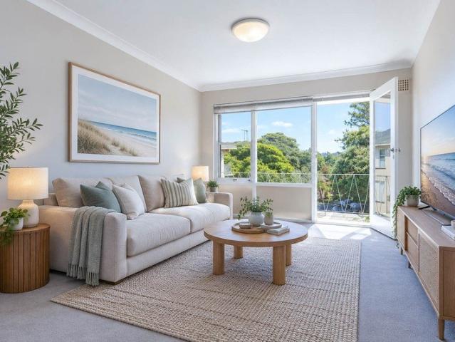 BEACHSIDE SPACIOUS APARTMENT!