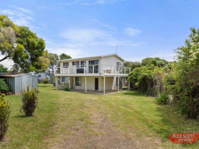 Beachside Retreat, Views, Elegance, Tranquility