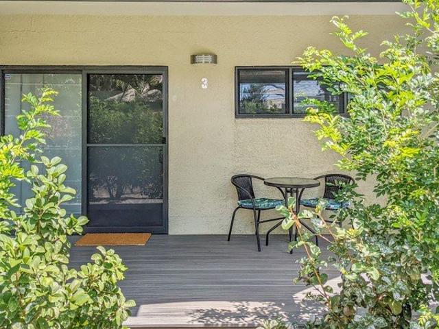 BEACHSIDE RESIDENTIAL GROUND FLOOR APARTMENT & PET FRIENDLY!