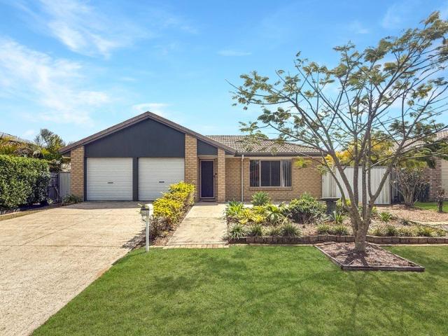 BEACHSIDE TOOGOOM SWIMMING POOL ALL OFFERS CONSIDERED