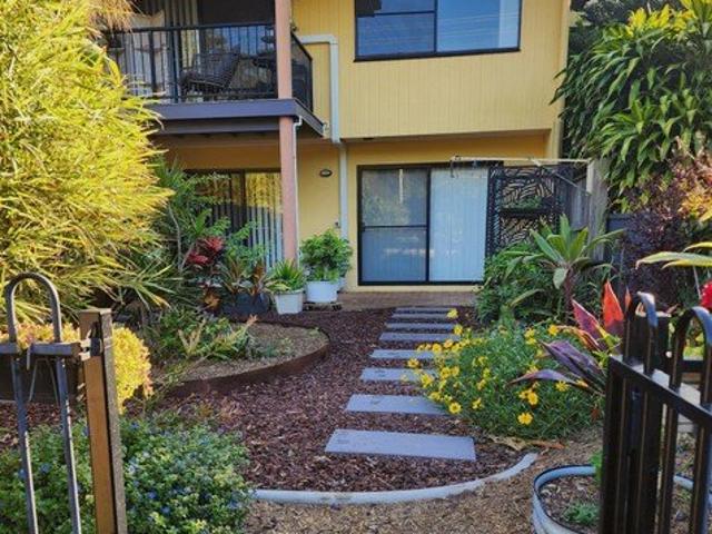 Beachside Unit for Sale in Moore Park Beach