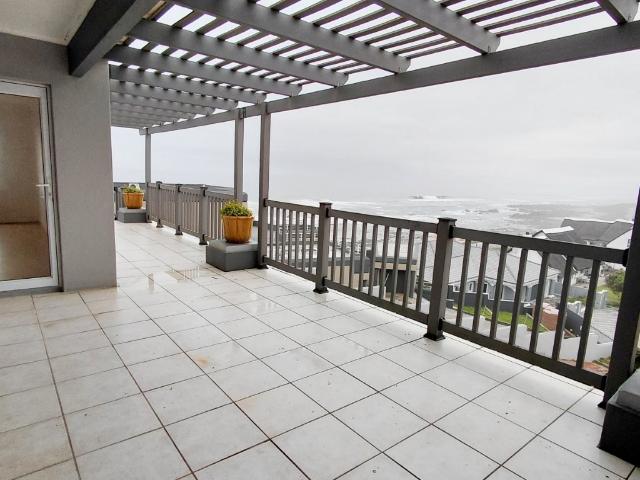 BEACHVIEW 5 BED 4 BATH HOUSE WITH DOUBLE GARAGE FOR RENT