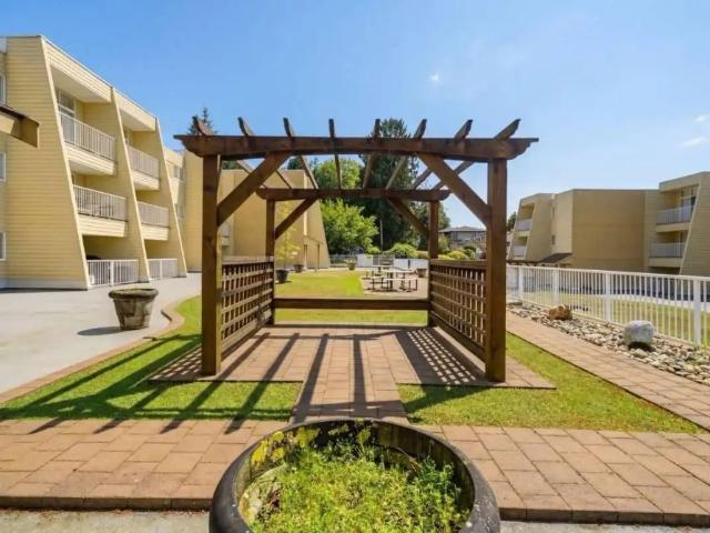 Beachwood — Kelly Court