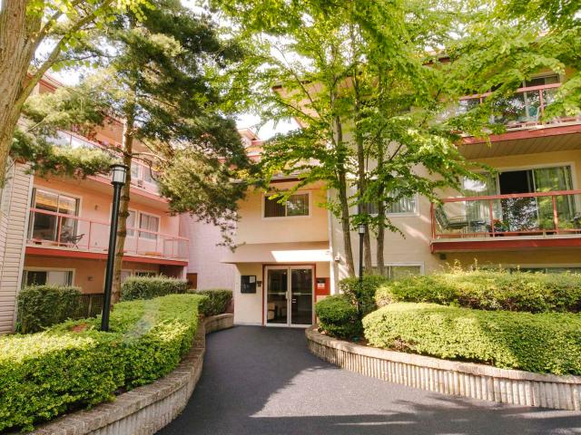 Beachwood Rosewood Apartment for Rent