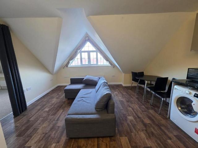 Beacon Apartments, Hounslow, TW5 1 bed flat to rent £1,300 pcm £300 pw