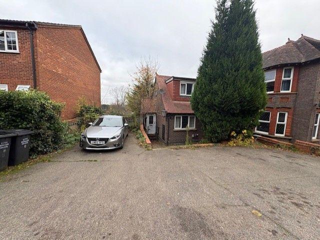 Beacon Lodge, Downs Road, Luton LU1, 1 bed semi detached house to rent, £1,100 pcm | PrimeLocation
