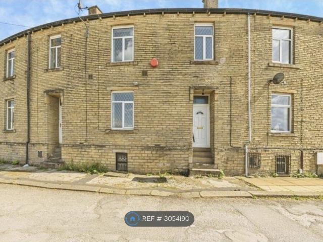 Beacon St, Huddersfield HD2, 3 bed semi detached house to rent, £1,100 pcm | PrimeLocation
