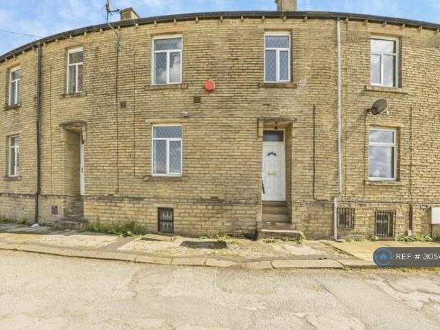 Beacon St, Huddersfield, HD2 3 bed end of terrace house to rent £950 pcm £219 pw