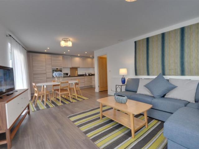 Beacon Road, Bournemouth BH2, 2 bed flat to rent, £1,650 pcm | PrimeLocation