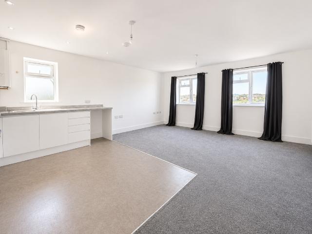 Beacon Road, Chatham ME5, 1 bed flat to rent, £1,250 pcm | PrimeLocation