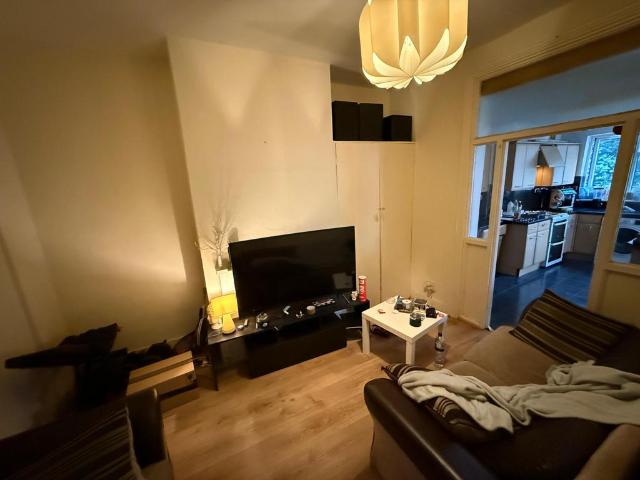 Beaconsfield Road, London, E10 4 bed terraced house to rent £2,800 pcm £646 pw