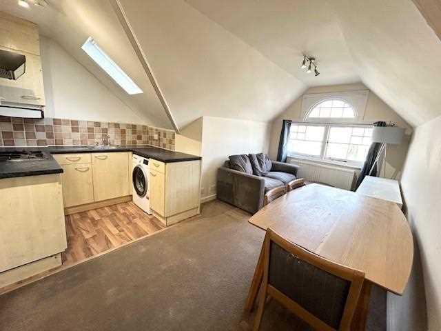 Beaconsfield Villas, Brighton 1 bed apartment to rent £1,000 pcm £231 pw