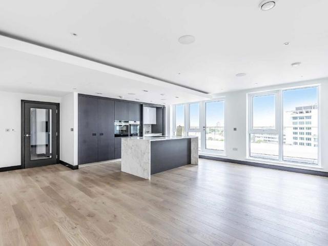 Beadon Road, London W6 3 bed flat to rent £5,500 pcm £1,269 pw