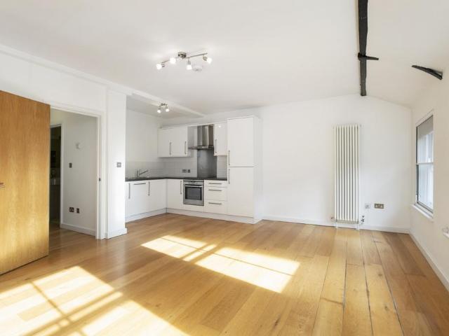 Beak Street, Carnaby W1 1 bed apartment to rent £2,752 pcm £635 pw