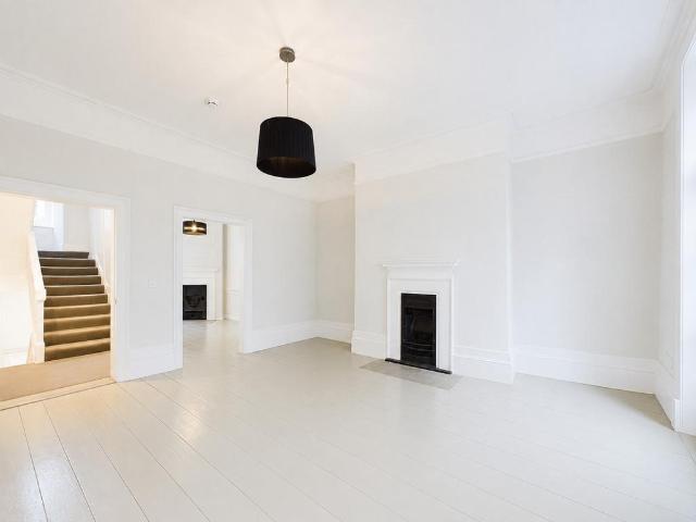 Beak Street, Soho, W1F 2 bed townhouse to rent £5,958 pcm £1,375 pw