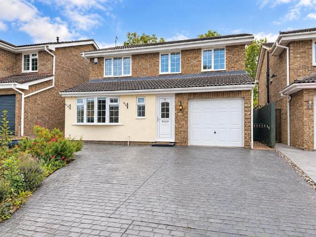 Beale Close, Ingleby Barwick. 4 bed detached house to rent £1,495 pcm £345 pw