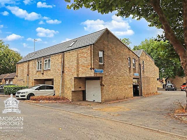 Beambridge, Basildon SS13, 2 bed flat to rent, £1,350 pcm | PrimeLocation