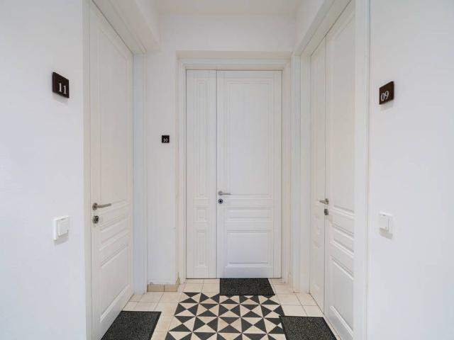 Beaming maisonette with aircon close to town hall, Vienna Amsterdam Apartments for Rent