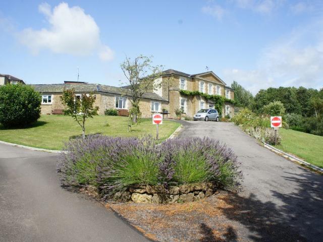 Beaminster DT8, 2 bed flat to rent, £1,250 pcm | PrimeLocation