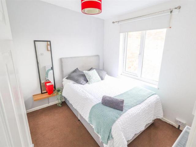 Beamish Close, Coventry CV2 1 bed in a house share to rent £425 pcm £98 pw