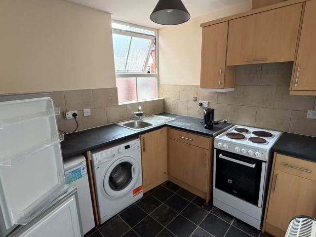 Bean Road, Dudley DY2, 1 bed flat to rent, £650 pcm | PrimeLocation