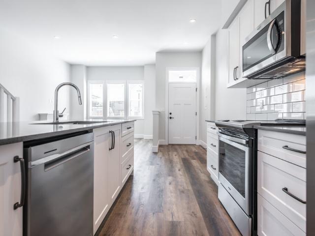 Bear Mountain Townhomes 3 Bedroom 2.5 Bathroom Apartment for Rent