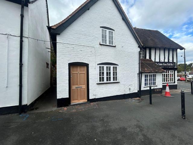 Bear Hill, Alvechurch 2 bed semi detached house to rent £1,095 pcm £253 pw