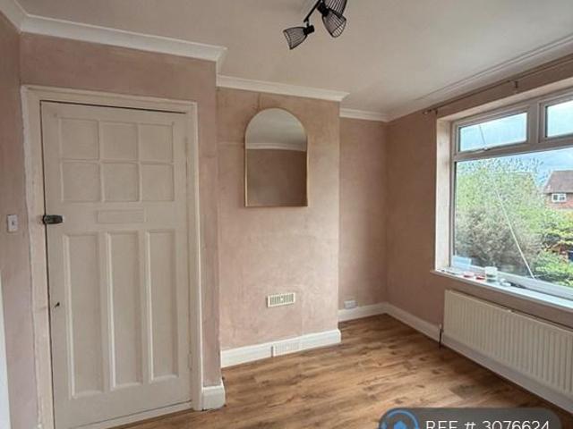 Bear Road, Feltham, TW13 1 bed flat to rent £1,350 pcm £312 pw