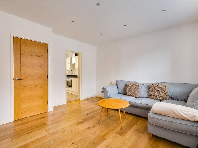 Bearcroft House, Fulham SW6, 1 bed flat to rent, £2,250 pcm | PrimeLocation