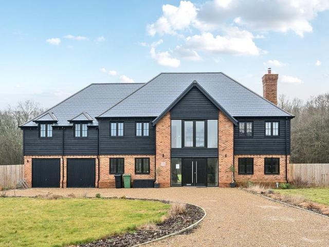 Bears Lane, Great Chart, Ashford. 5 bed detached house to rent £4,800 pcm £1,108 pw