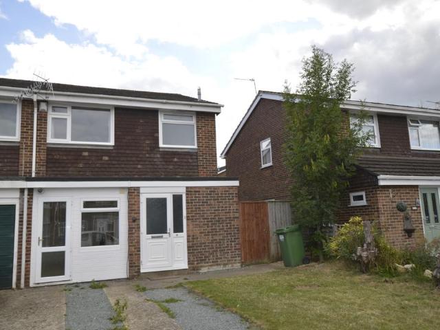 Bearwood, Dorset, BH11 3 bed semi detached house to rent £1,500 pcm £346 pw